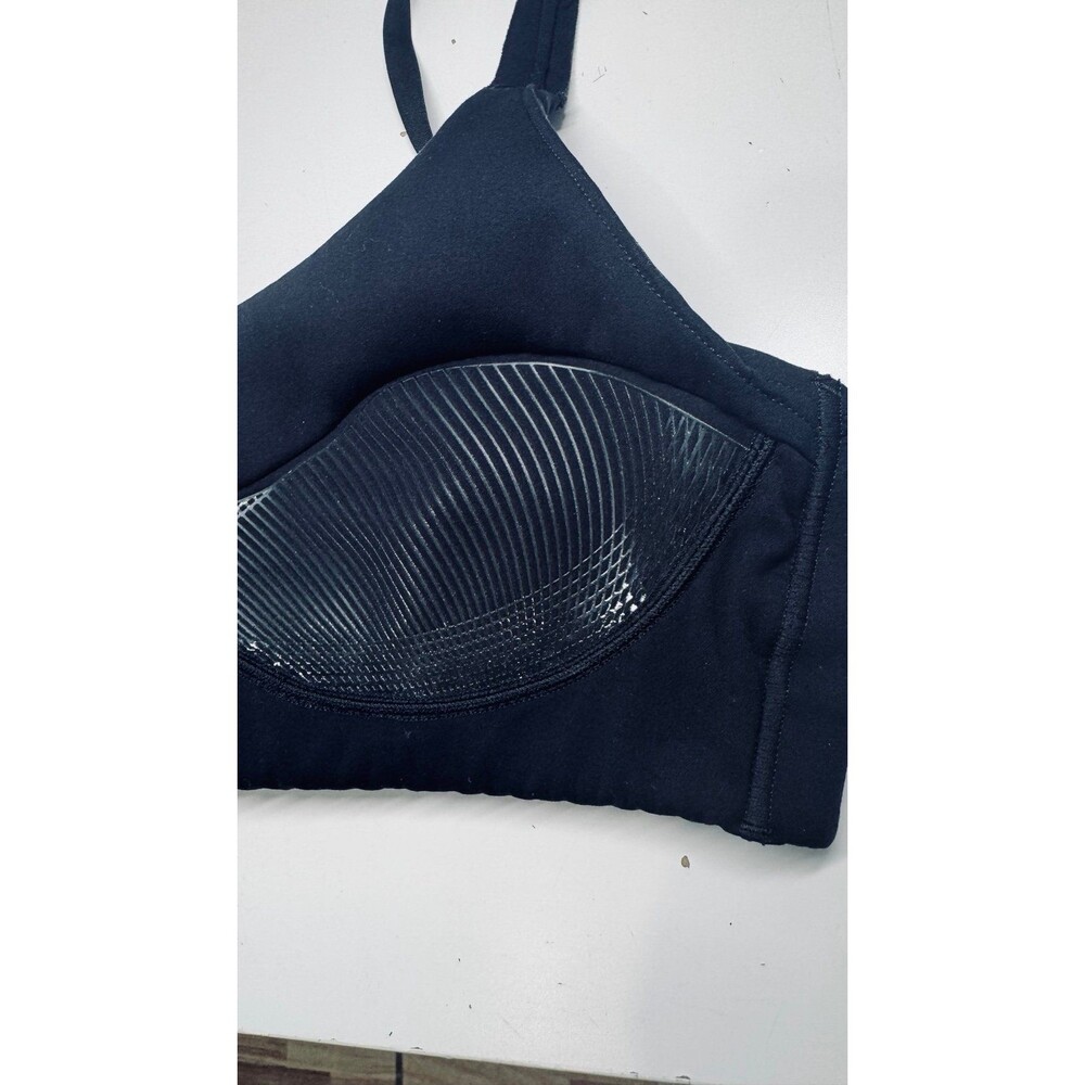 Nike Indy City Essential
Women's Light-Support Lightly Lined Sports Bra - Picture 10 of 12